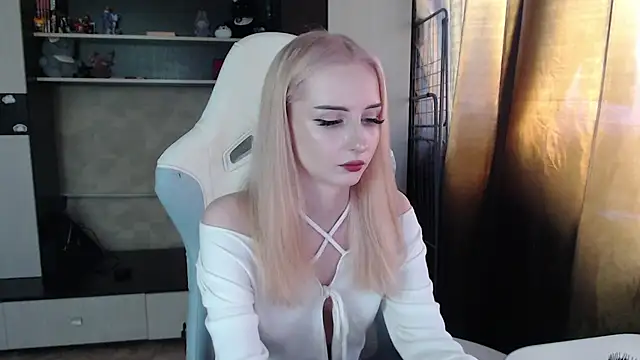 Snapshot of Cutti_Crystal chatting on March 30, 2026, 1:39 am Cutti Crystal online show from March 30, 2026, 1:39 am