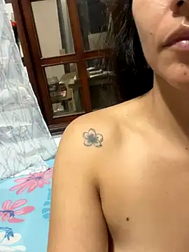 Snapshot of Huitaca_ chatting on October 16, 2025, 3:18 am Huitaca online show from October 16, 2025, 3:18 am