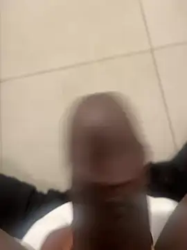 Snapshot of kamo012000 chatting on December 17, 2025, 11:38 am kamo012000 online show from December 17, 2025, 11:38 am