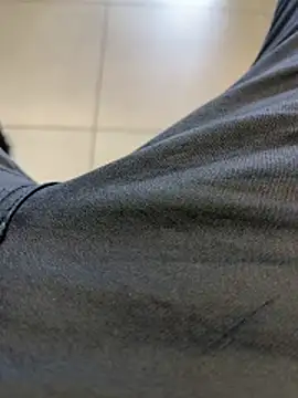 Snapshot of kamo012000 chatting on March 3, 2026, 9:37 am kamo012000 online show from March 3, 2026, 9:37 am