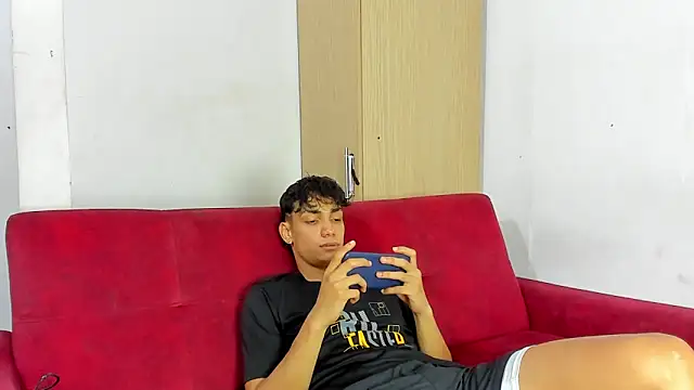 willy sexxx18 online show from June 8, 2026, 7:36 pm