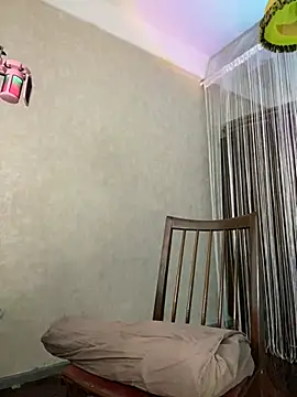 Snapshot of CrazyPinky chatting on December 19, 2024, 10:24 am CrazyPinky online show from December 19, 2024, 10:24 am