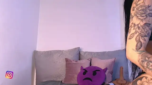 Snapshot of Lilygomezz chatting on July 2, 2026, 8:42 am Lilygomezz online show from July 2, 2026, 8:42 am