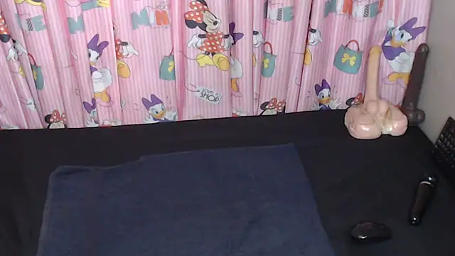 TrishahXo online show from June 11, 2026, 6:33 am