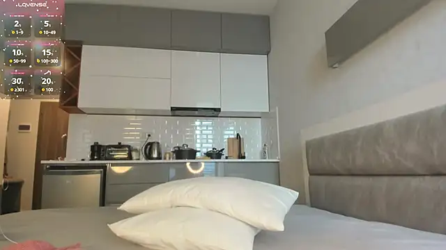 Snapshot of Clarity_Yumi chatting on September 10, 2025, 5:29 am Clarity Yumi online show from September 10, 2025, 5:29 am