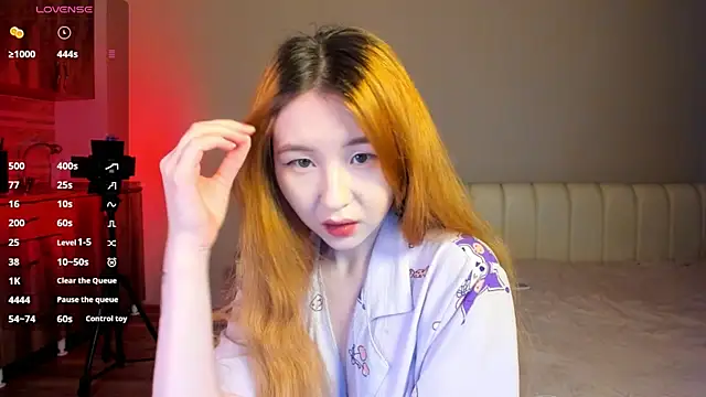 Snapshot of Clarity_Yumi chatting on November 30, 2025, 12:09 pm Clarity Yumi online show from November 30, 2025, 12:09 pm