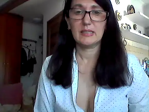 Elena48324 online show from May 26, 2026, 7:15 am