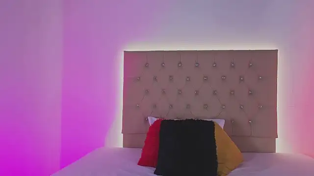 Zafiro  Brown online show from November 12, 2025, 11:54 am