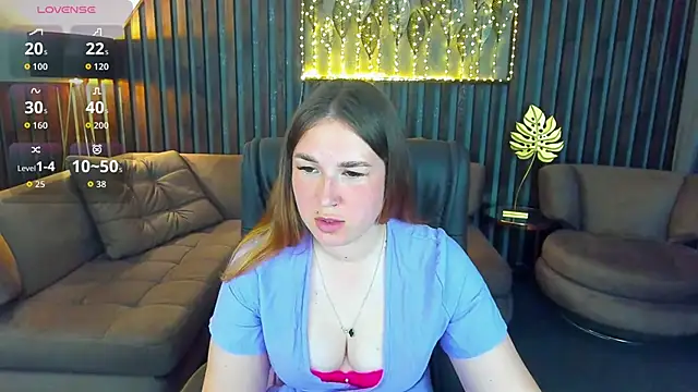 Snapshot of Sofii_darling chatting on June 14, 2026, 4:31 pm Sofii darling online show from June 14, 2026, 4:31 pm