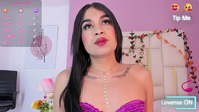 Snapshot of Silvana-Castro chatting on October 10, 2025, 11:53 am Silvana-Castro online show from October 10, 2025, 11:53 am