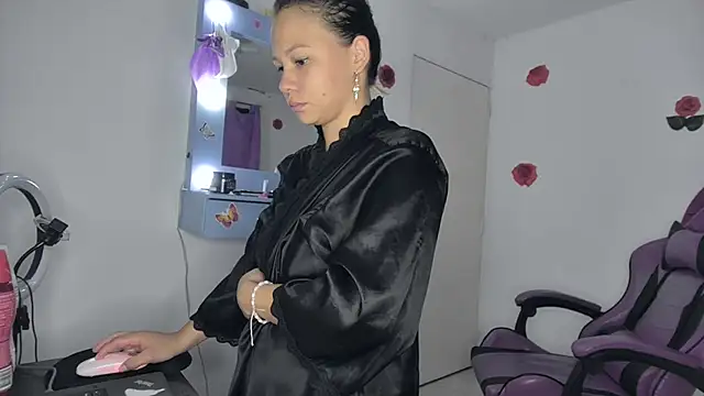Snapshot of soffy_rosses chatting on May 3, 2026, 2:06 am soffy rosses online show from May 3, 2026, 2:06 am