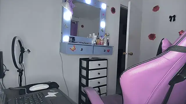 Snapshot of soffy_rosses chatting on May 24, 2026, 1:54 am soffy rosses online show from May 24, 2026, 1:54 am