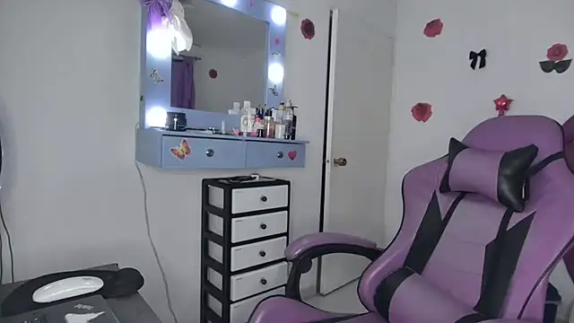 Snapshot of soffy_rosses chatting on June 3, 2026, 2:25 am soffy rosses online show from June 3, 2026, 2:25 am