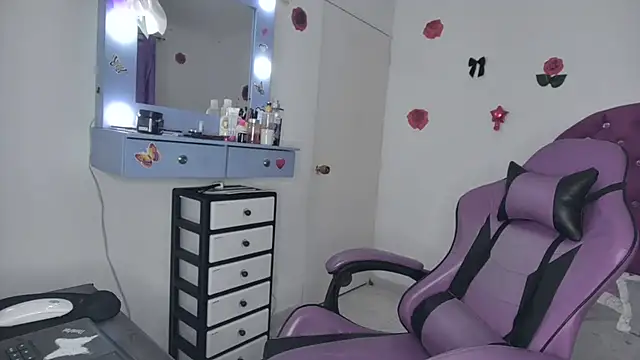 Snapshot of soffy_rosses chatting on June 4, 2026, 3:34 am soffy rosses online show from June 4, 2026, 3:34 am