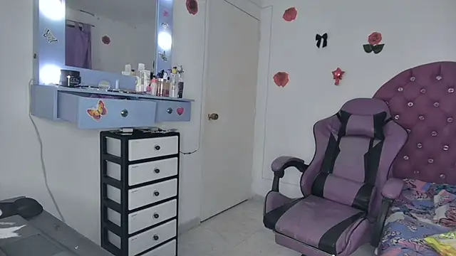 Snapshot of soffy_rosses chatting on June 21, 2026, 1:52 am soffy rosses online show from June 21, 2026, 1:52 am