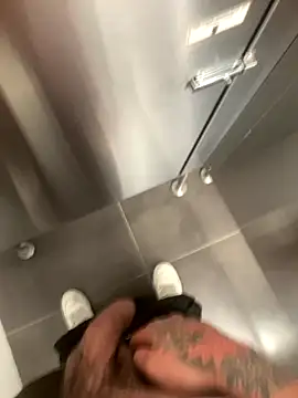 malek xarx  online show from September 18, 2025, 2:30 pm