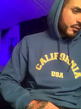 malek xarx  online show from October 9, 2025, 2:42 am