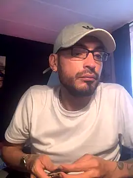 malek xarx  online show from December 14, 2025, 8:35 pm