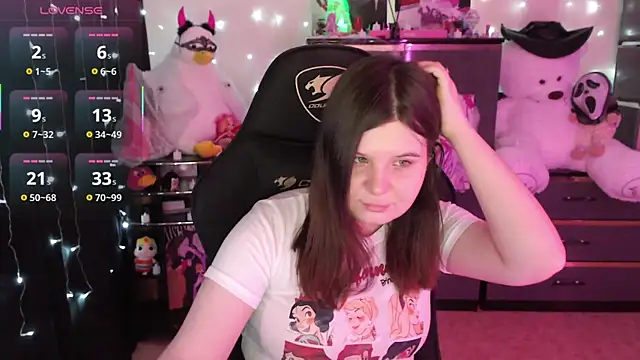 AmyVibess online show from October 25, 2025, 8:03 pm