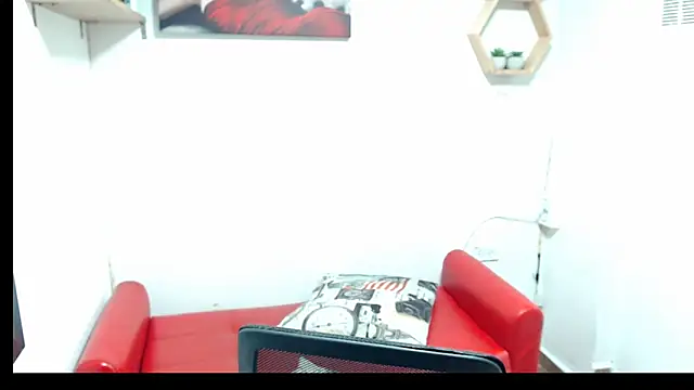 Snapshot of DIVAX_MONSERRAT chatting on May 25, 2026, 6:36 pm DIVAX MONSERRAT online show from May 25, 2026, 6:36 pm