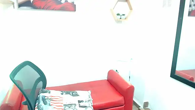 Snapshot of DIVAX_MONSERRAT chatting on June 24, 2026, 6:40 pm DIVAX MONSERRAT online show from June 24, 2026, 6:40 pm
