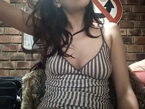 agusttt2667 online show from May 13, 2026, 4:43 am
