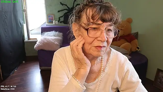 Betty Brick online show from July 19, 2026, 12:31 pm