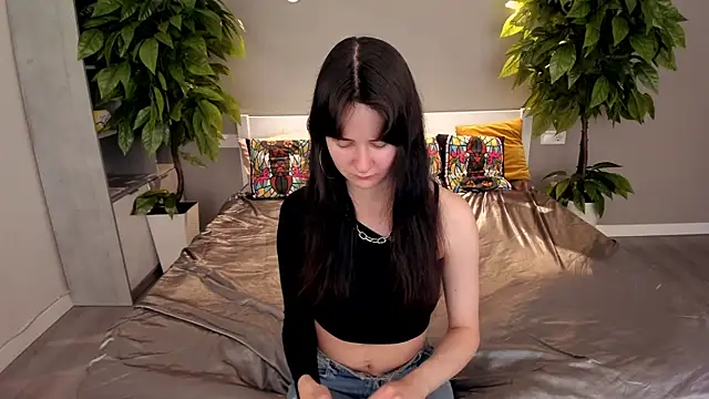 BerryDiva online show from October 2, 2025, 7:54 pm