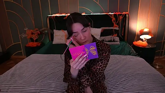 BerryDiva online show from October 28, 2025, 9:06 pm