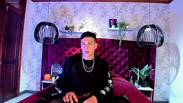 Snapshot of Dustin_Sonne chatting on November 2, 2025, 3:31 am Dustin Sonne online show from November 2, 2025, 3:31 am