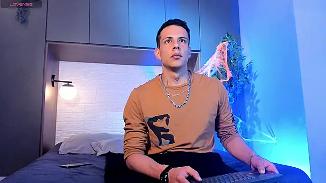 Snapshot of Dustin_Sonne chatting on November 7, 2025, 3:50 am Dustin Sonne online show from November 7, 2025, 3:50 am