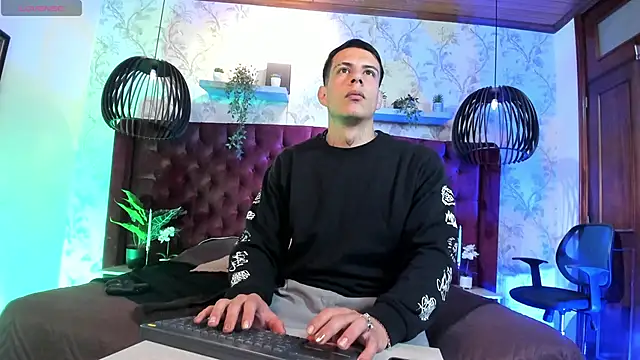 Dustin Sonne online show from April 22, 2026, 3:42 am