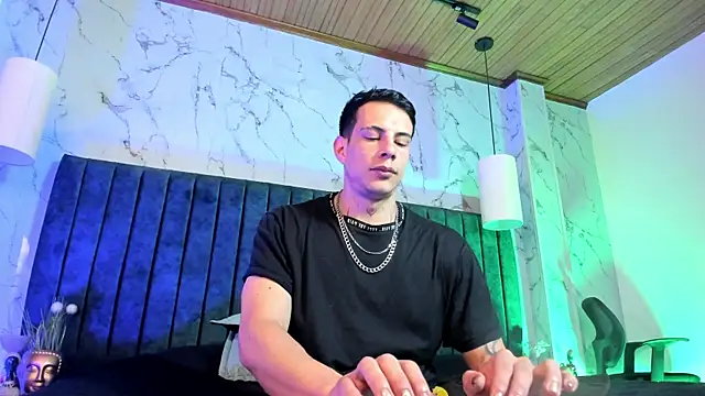 Snapshot of Dustin_Sonne chatting on May 4, 2026, 3:46 am Dustin Sonne online show from May 4, 2026, 3:46 am