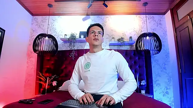 Snapshot of Dustin_Sonne chatting on May 20, 2026, 3:34 am Dustin Sonne online show from May 20, 2026, 3:34 am