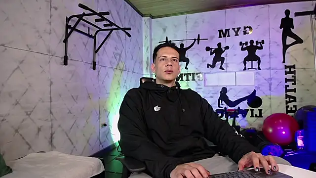 Snapshot of Dustin_Sonne chatting on June 2, 2026, 3:41 am Dustin Sonne online show from June 2, 2026, 3:41 am