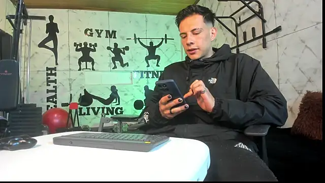 Snapshot of Dustin_Sonne chatting on June 12, 2026, 3:38 am Dustin Sonne online show from June 12, 2026, 3:38 am