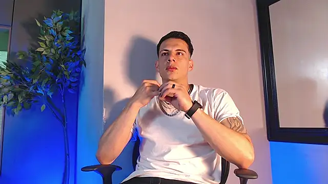 Snapshot of Dustin_Sonne chatting on June 13, 2026, 3:37 am Dustin Sonne online show from June 13, 2026, 3:37 am