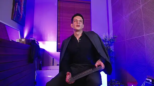 Dustin Sonne online show from July 21, 2026, 3:42 am