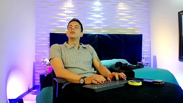 Dustin Sonne online show from July 22, 2026, 3:31 am