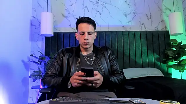 Dustin Sonne online show from July 27, 2026, 3:24 am
