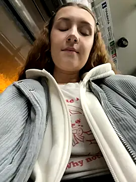 Snapshot of katexxxx chatting on November 7, 2025, 4:51 pm katexxxx online show from November 7, 2025, 4:51 pm