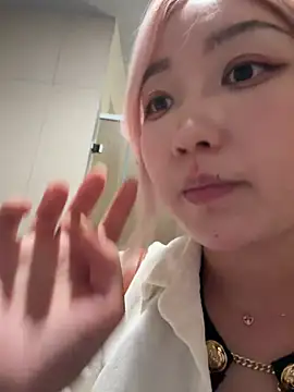 Snapshot of winter11 chatting on October 6, 2025, 3:42 pm winter11 online show from October 6, 2025, 3:42 pm