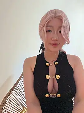 Snapshot of winter11 chatting on October 30, 2025, 6:15 am winter11 online show from October 30, 2025, 6:15 am