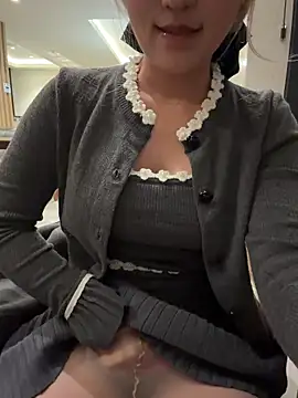 Snapshot of winter11 chatting on November 28, 2025, 8:50 am winter11 online show from November 28, 2025, 8:50 am