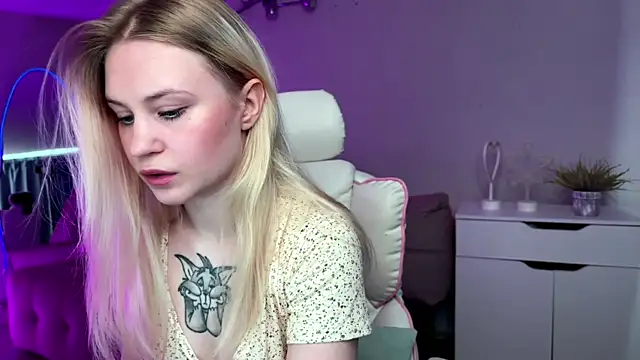 Snapshot of Sofia_Kenwood chatting on June 3, 2026, 4:04 am Sofia Kenwood online show from June 3, 2026, 4:04 am