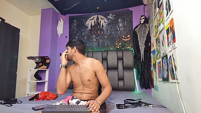 ashtoncooperr online show from October 26, 2025, 6:14 pm