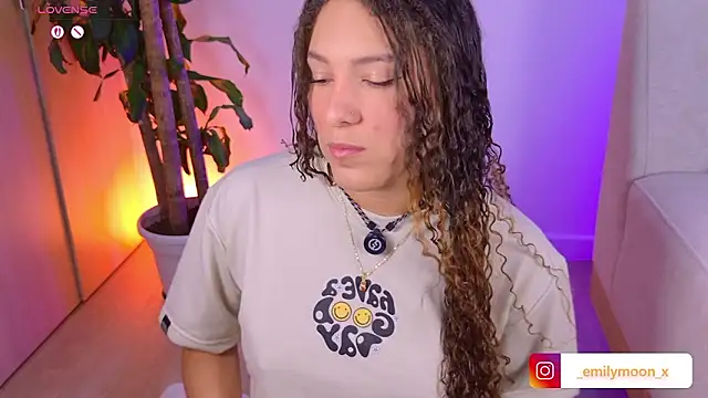 Snapshot of onlyemily_ chatting on March 4, 2026, 1:11 am onlyemily online show from March 4, 2026, 1:11 am