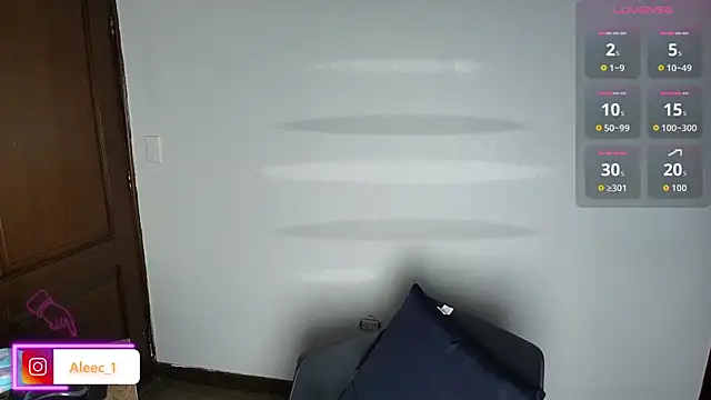 Snapshot of Aleecandrews chatting on September 19, 2025, 7:25 pm Aleecandrews online show from September 19, 2025, 7:25 pm