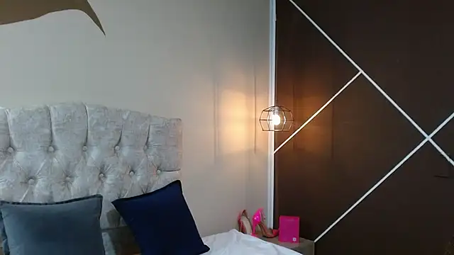 Snapshot of Aleecandrews chatting on September 25, 2025, 7:28 pm Aleecandrews online show from September 25, 2025, 7:28 pm