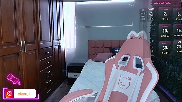 Snapshot of Aleecandrews chatting on October 3, 2025, 7:22 pm Aleecandrews online show from October 3, 2025, 7:22 pm